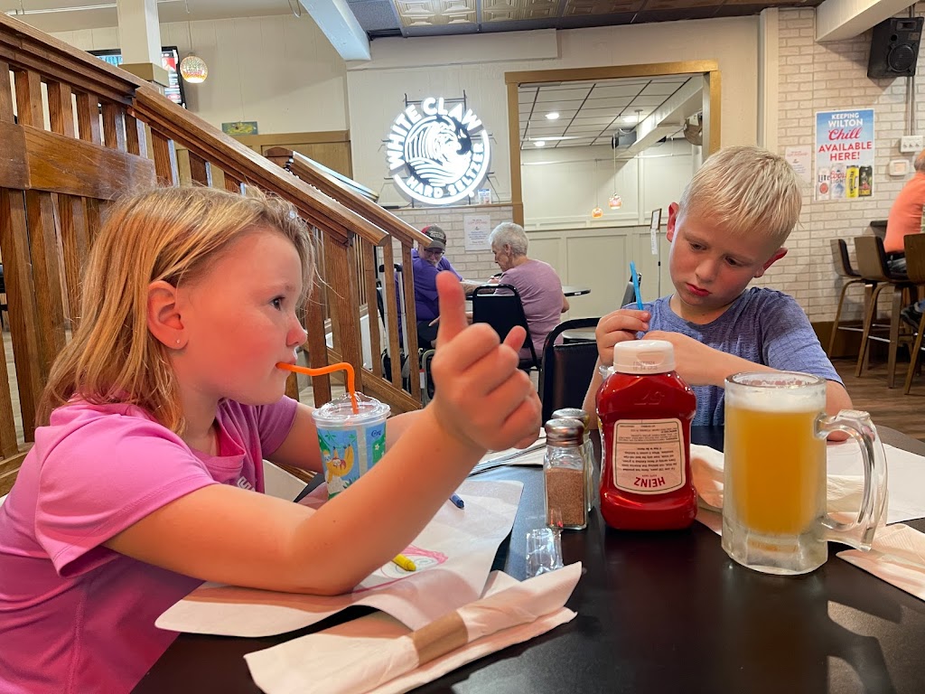 The Mill Sports Lounge | restaurant | 110 E 4th St, Wilton, IA 52778, USA | 5637320003 OR +1 563-732-0003