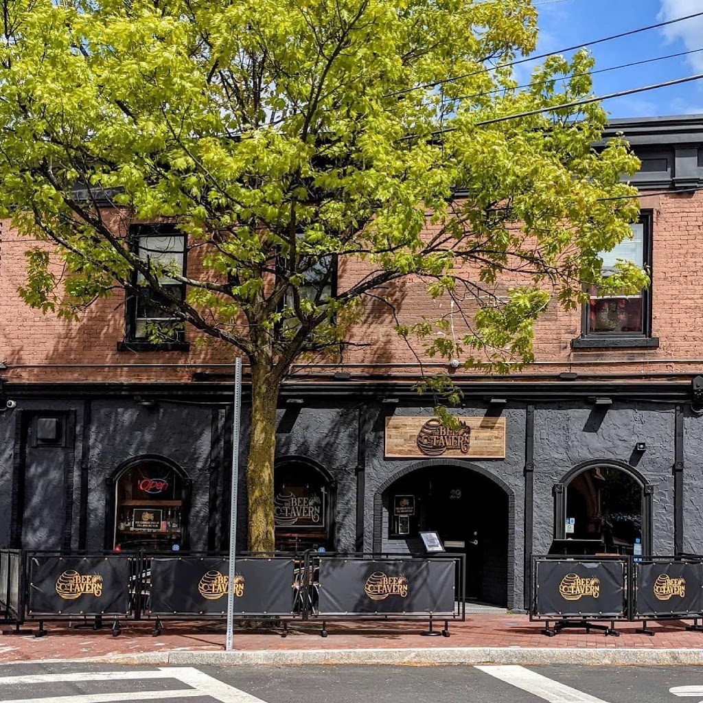 The Bee Tavern | restaurant | 29 Center St, Middletown, NY 10940, USA | 8454674138 OR +1 845-467-4138