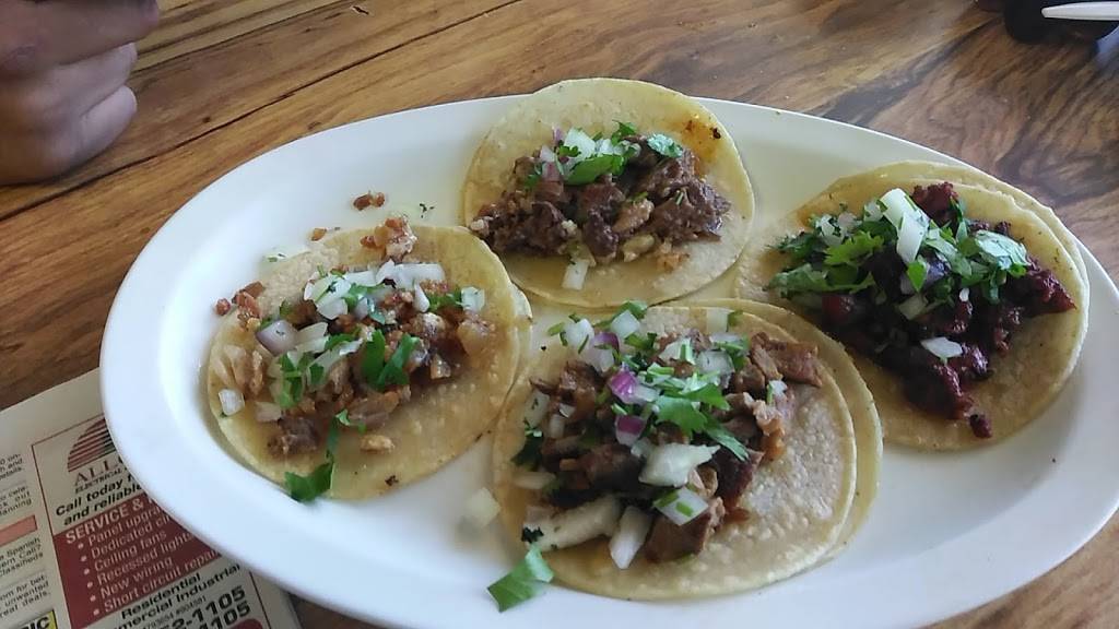 Taqueria Nayarit | restaurant | 31735 Riverside Dr # D, Lake Elsinore, CA 92530, USA | 9512457989 OR +1 951-245-7989