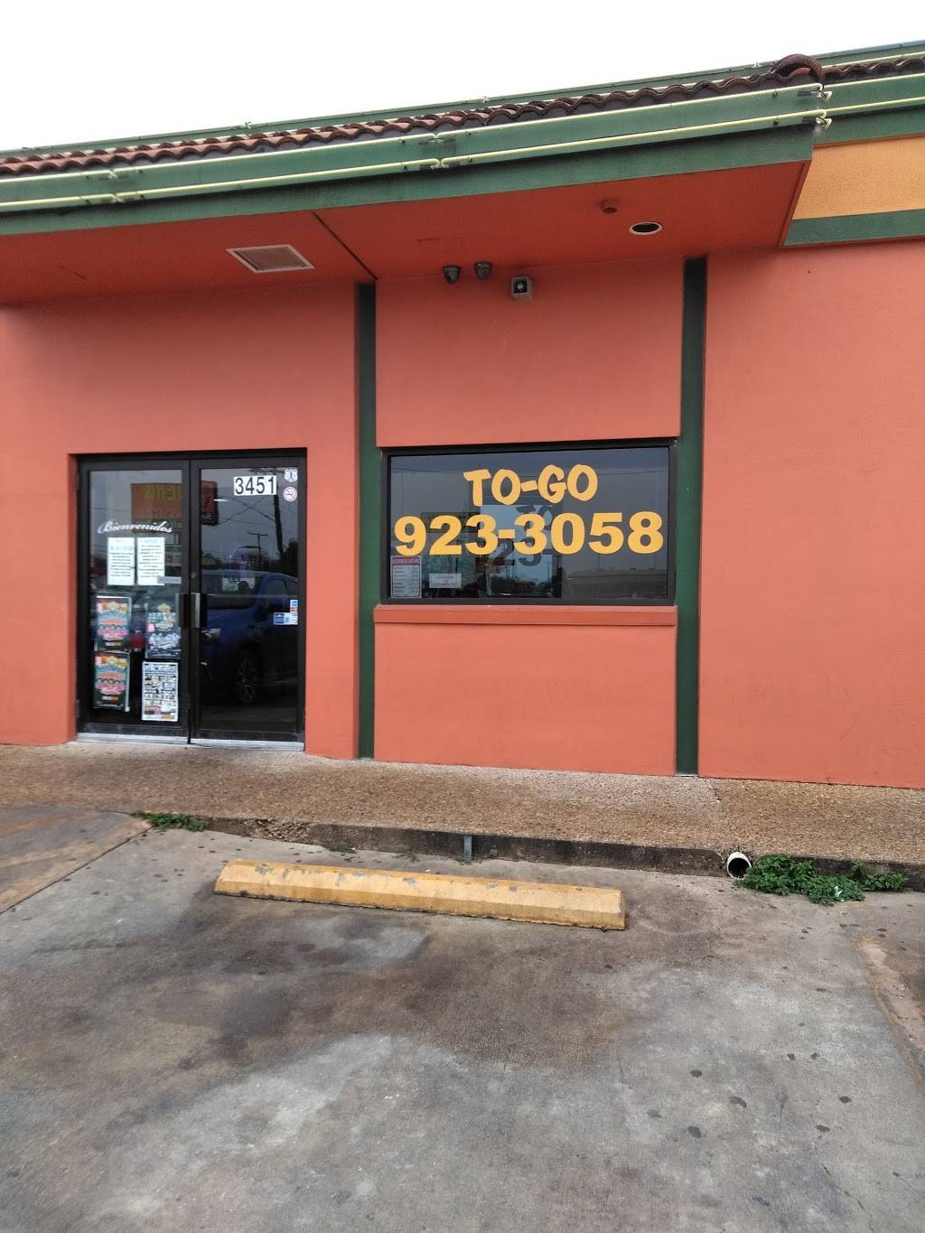 Taqueria Nuevo Vallarta | restaurant | 3451 Roosevelt Ave, San Antonio, TX 78214, USA | 2109233058 OR +1 210-923-3058