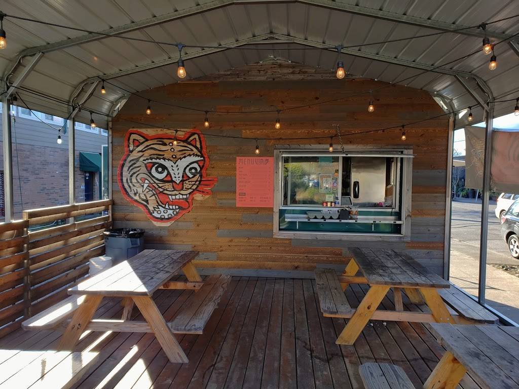 Kim Jong Grillin | restaurant | 4606 SE Division St, Portland, OR 97206, USA | 5039290522 OR +1 503-929-0522