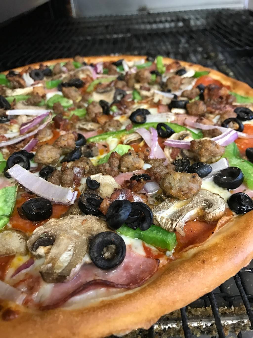 Big Rols Pizza | meal takeaway | 10721 Atlantic Ave suite d, Lynwood, CA 90262, USA | 3106039996 OR +1 310-603-9996