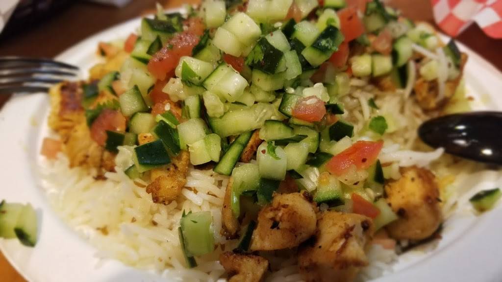 Qs Halal Mediterranean comfort | restaurant | 196 Nut Tree Pkwy, Vacaville, CA 95687, USA | 7077246162 OR +1 707-724-6162