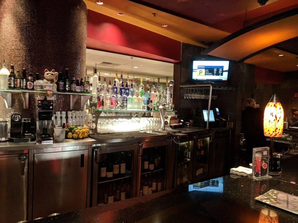 P.F. Changs | meal takeaway | 25 The Blvd, Richmond Heights, MO 63117, USA | 3148622624 OR +1 314-862-2624