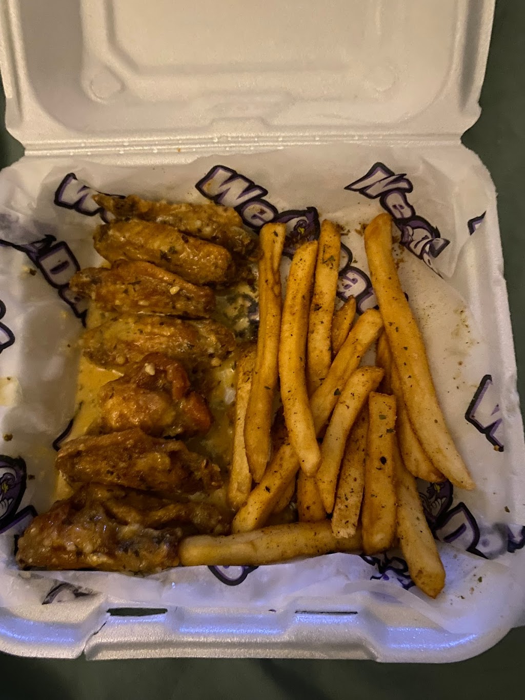 Who dat wings express | restaurant | 5741 Crowder Blvd, New Orleans, LA 70127, USA | 5043541312 OR +1 504-354-1312