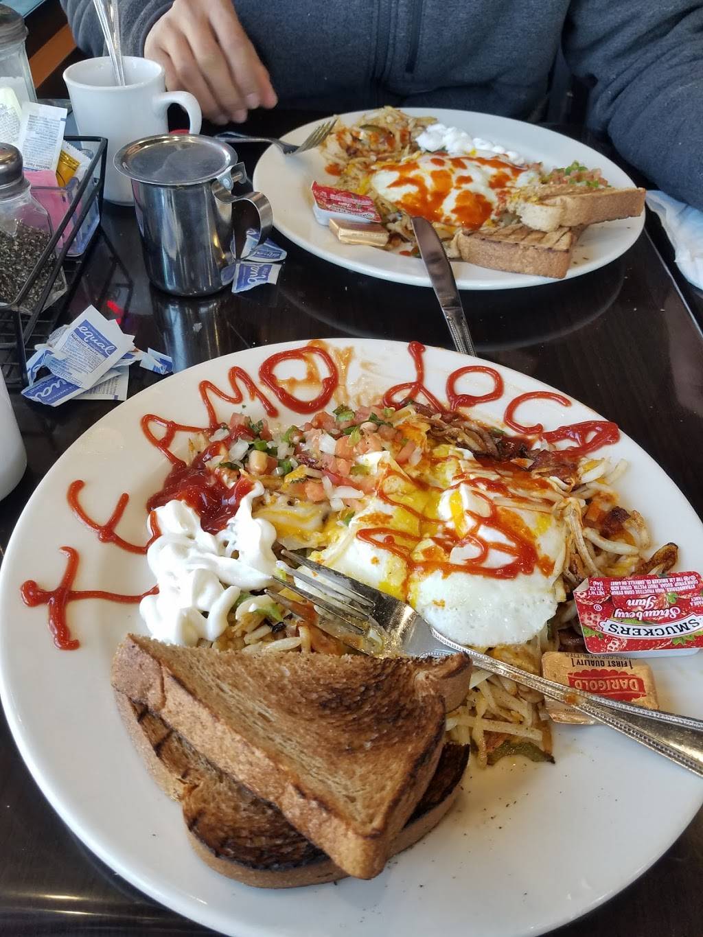 Homeskillet | restaurant | 820 A Veterans Blvd, Redwood City, CA 94063, USA | 6502611831 OR +1 650-261-1831