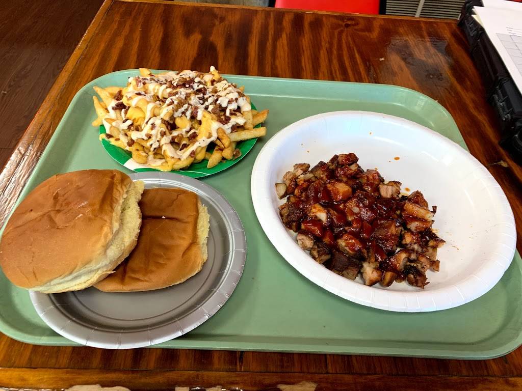 Holy Smokes Bar-B-Que & Catering | restaurant | 7508 Preston Hwy, Louisville, KY 40219, USA | 5029685657 OR +1 502-968-5657