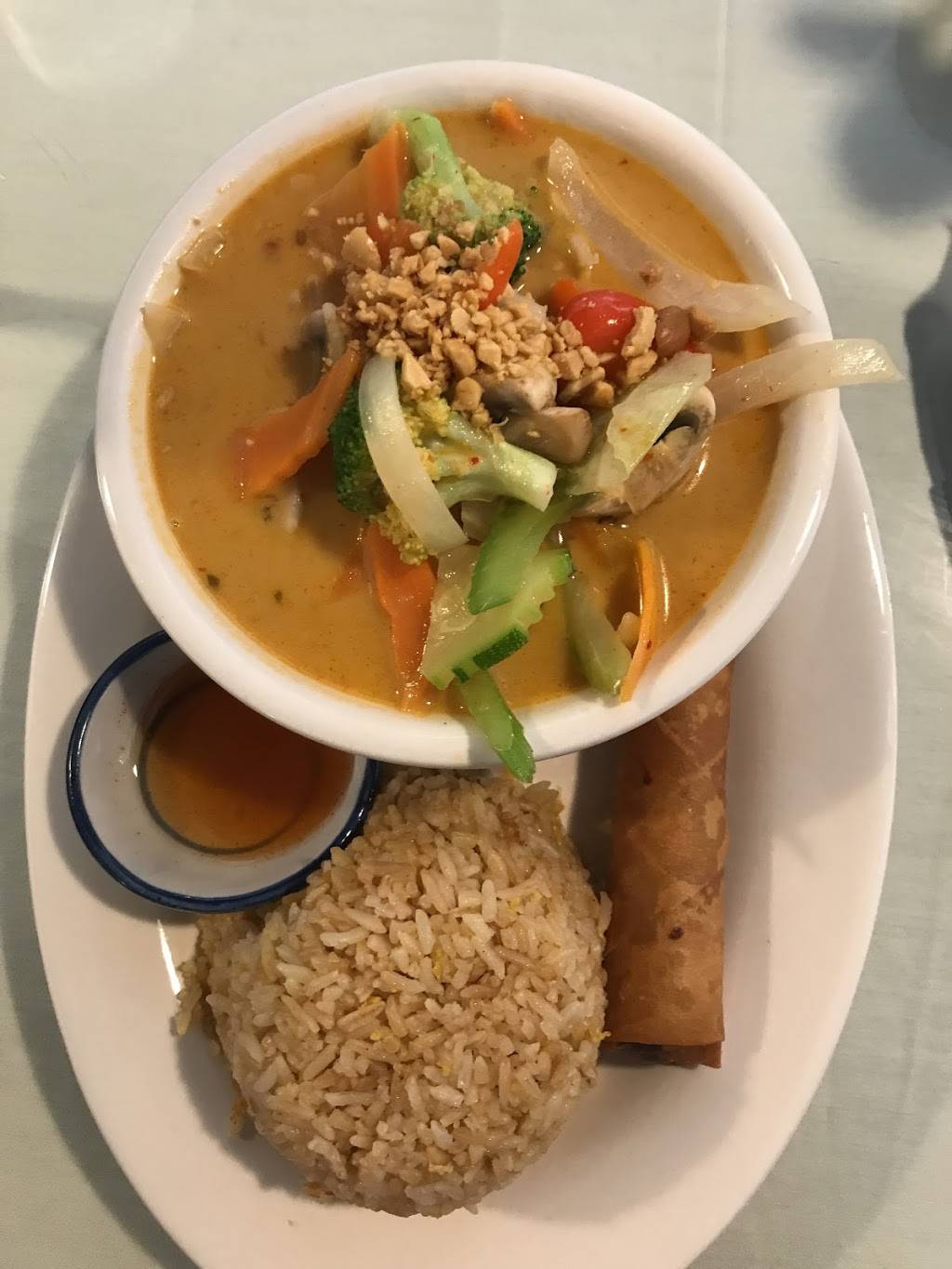 Simply Asian Thai Restaurant | restaurant | 1337 E Dixie Dr B, Asheboro, NC 27203, USA | 3363184736 OR +1 336-318-4736