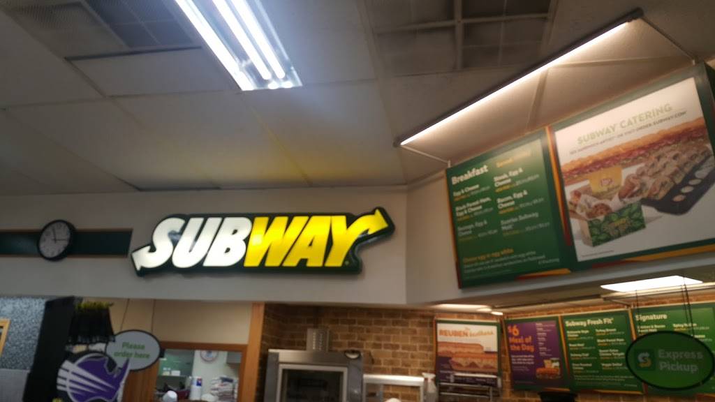 Subway | restaurant | 302 W Lake St, Topeka, IN 46571, USA | 2605932433 OR +1 260-593-2433