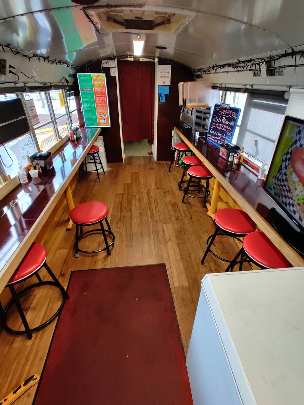 Nachos locos mexican food mobile | restaurant | 2640 Portland Rd NE, Salem, OR 97301, USA | 5033397241 OR +1 503-339-7241