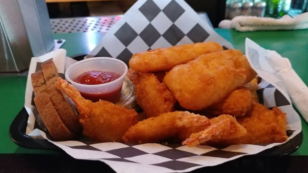 Lakehouse Bar and Grill | restaurant | W6547 Co Rd C, Plymouth, WI 53073, USA | 9208932919 OR +1 920-893-2919