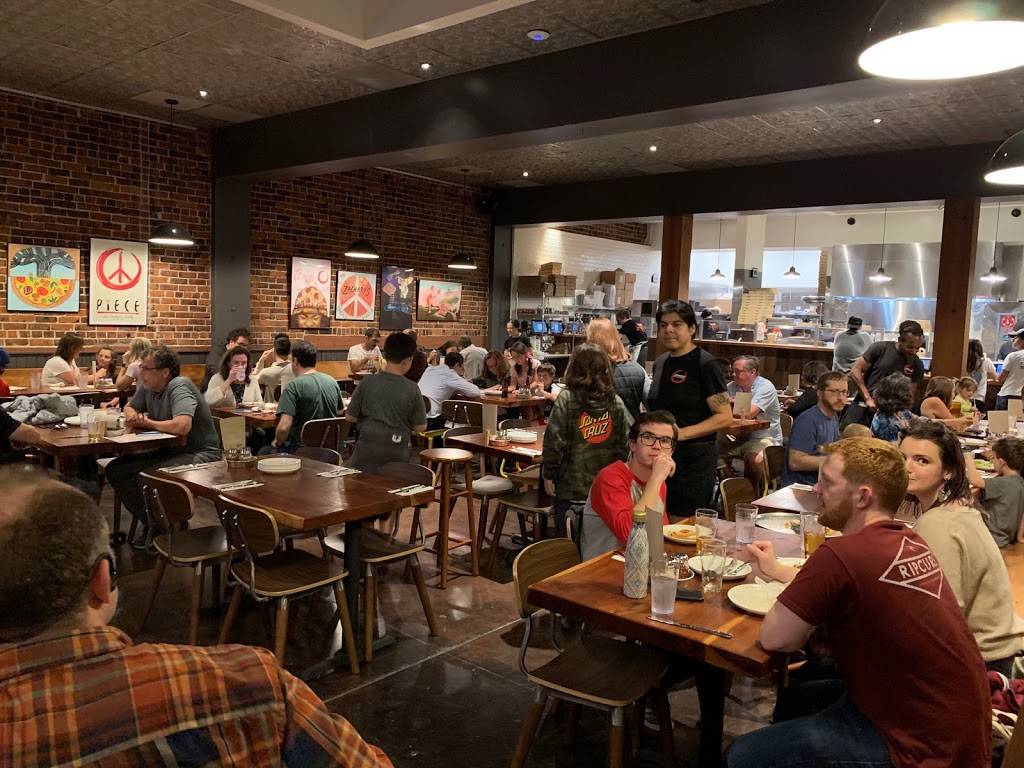 Zacharys Chicago Pizza | restaurant | 3917 Grand Ave, Oakland, CA 94610, USA | 5106583226 OR +1 510-658-3226