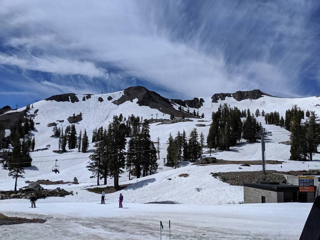 Gold Coast Lodge | restaurant | 1960 Squaw Valley Rd, Olympic Valley, CA 96146, USA | 5305846120 OR +1 530-584-6120