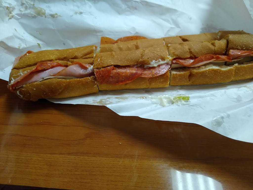 Jersey Giant Submarines | meal takeaway | 516 S Clinton St, Grand Ledge, MI 48837, USA | 5176224855 OR +1 517-622-4855