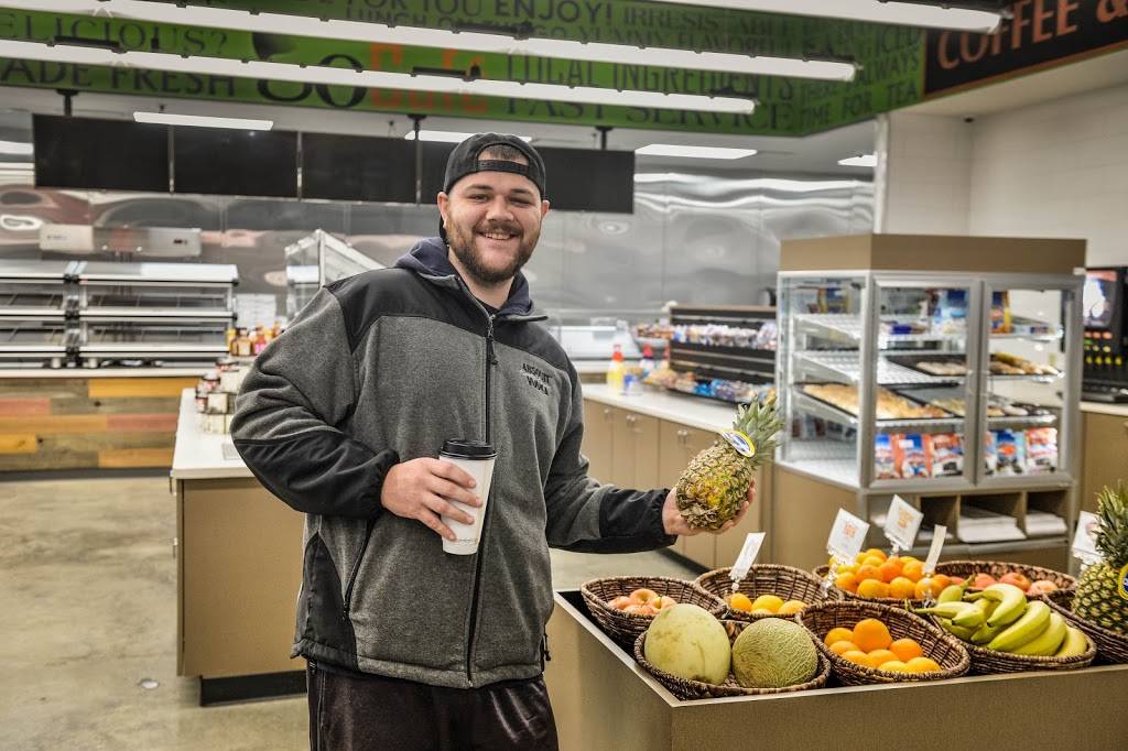 Zoom Convenience Store | meal takeaway | 1300 N Tucker Blvd, St. Louis, MO 63106, USA | 3144491202 OR +1 314-449-1202