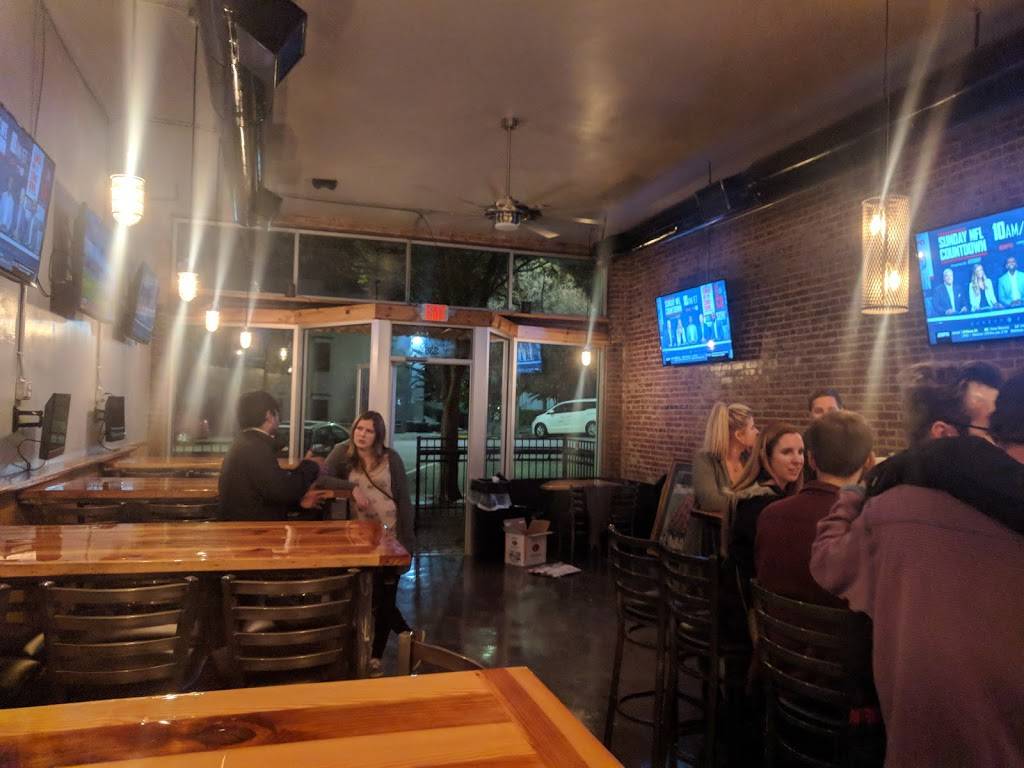 Uncle Ernies Pub N Grub | restaurant | 235 W Washington St, Athens, GA 30601, USA | 7068508990 OR +1 706-850-8990