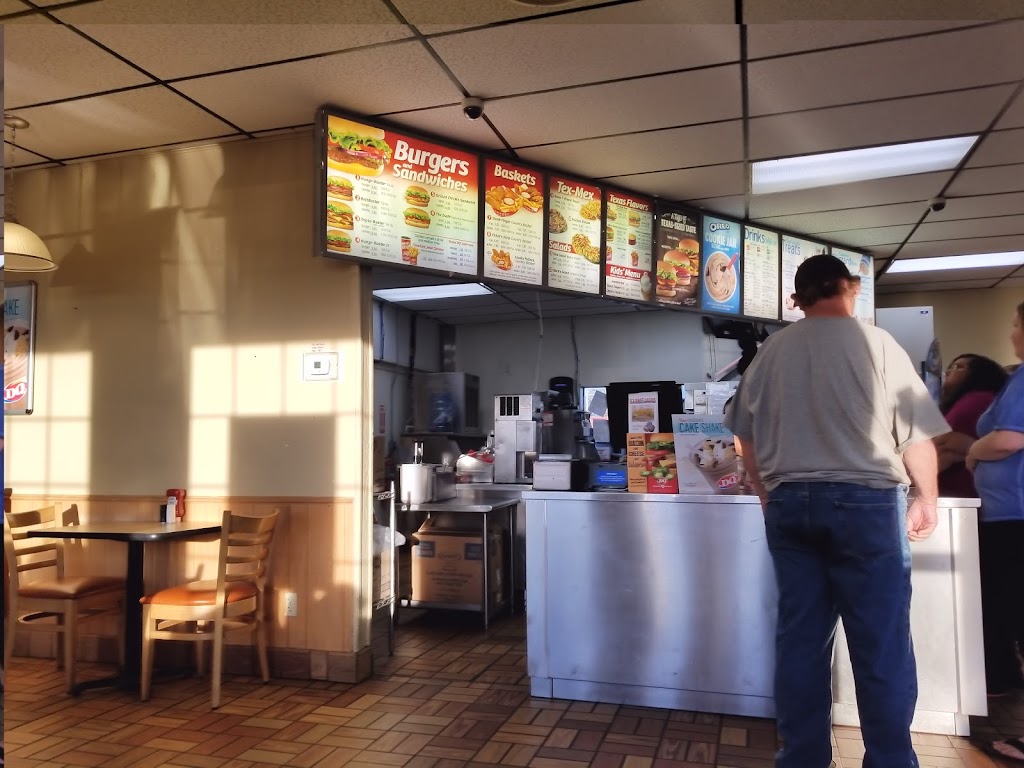 Dairy Queen | restaurant | 900 Ave F NW, Childress, TX 79201, USA | 9409373677 OR +1 940-937-3677