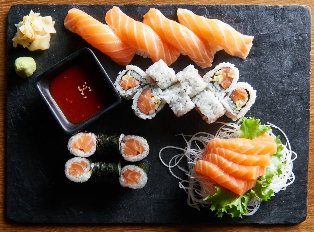 Sakanaya | restaurant | 403 E Green St, Champaign, IL 61820, USA | 2173441400 OR +1 217-344-1400