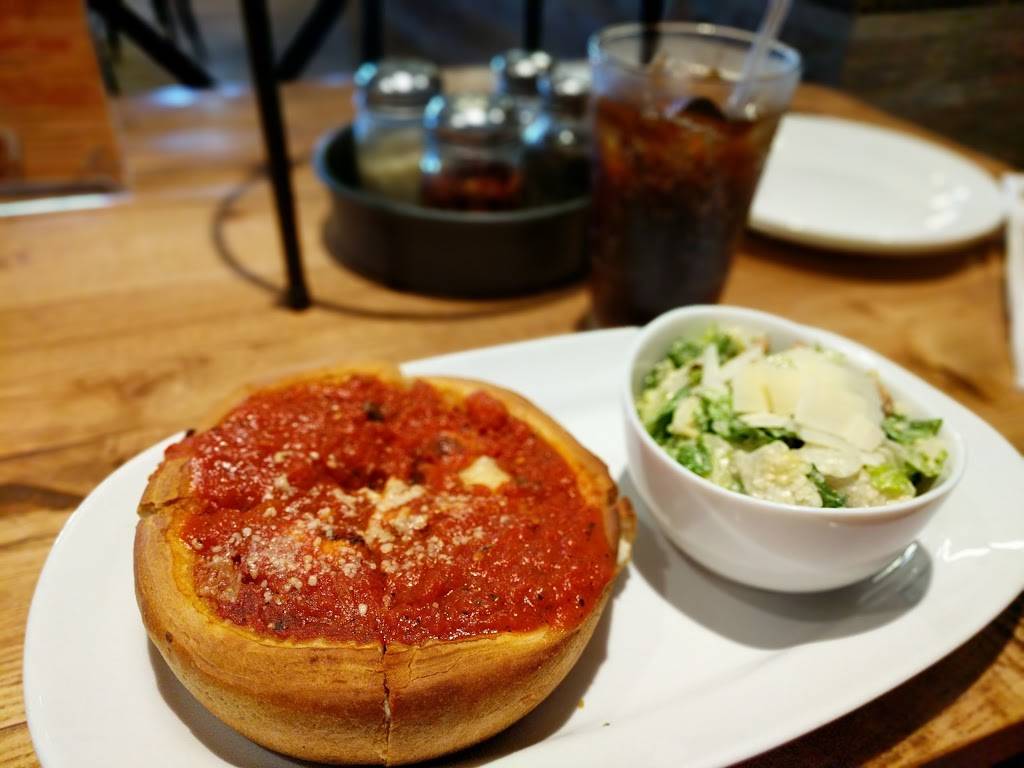 Giordanos | restaurant | 2000 N Neil St, Champaign, IL 61820, USA | 2179534299 OR +1 217-953-4299