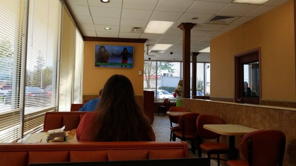 McDonalds | cafe | 431 E Grand, Lake Villa, IL 60046, USA | 8472650050 OR +1 847-265-0050