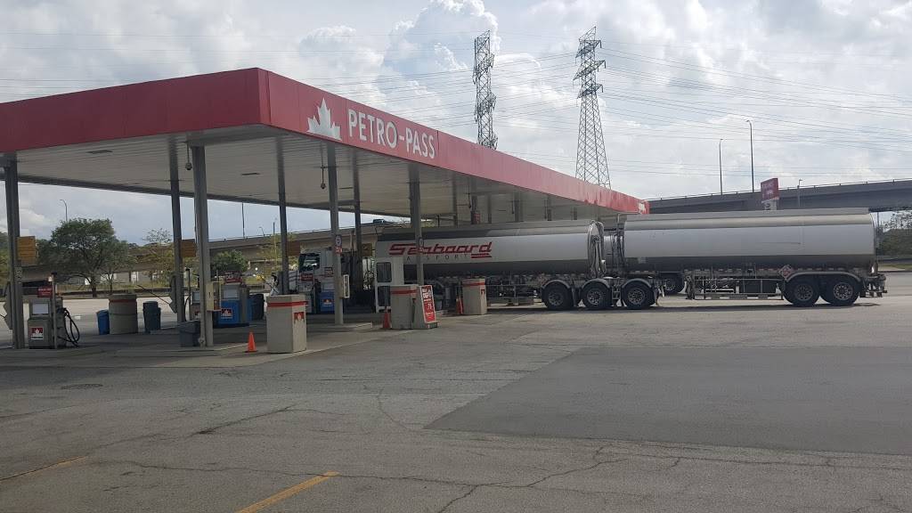 Hamilton Petro Pass | meal takeaway | 740 Parkdale Ave N, Hamilton, ON L8H 3Y2, Canada | 9055430673 OR +1 905-543-0673