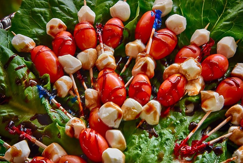 Damiens On The Lake | restaurant | 31 Lakeside Dr, Harveys Lake, PA 18618, USA | 5705190389 OR +1 570-519-0389