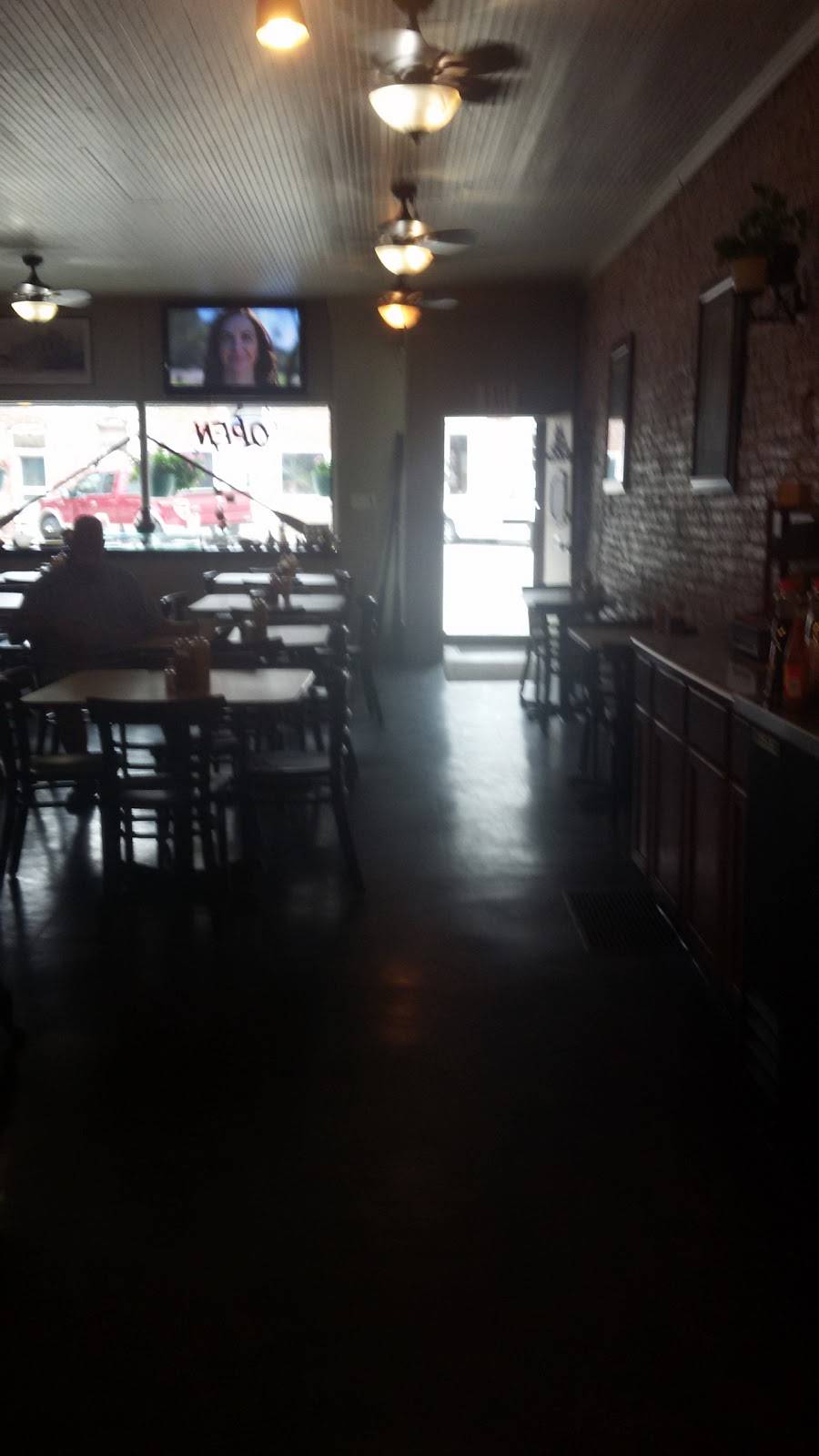 Oarhouse | restaurant | 305 Schuyler St, Oquawka, IL 61469, USA | 3098676277 OR +1 309-867-6277