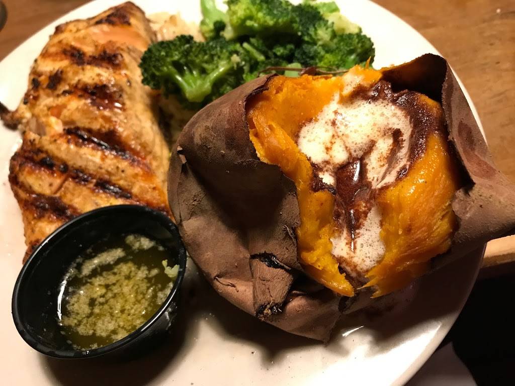 Logans Roadhouse | restaurant | 504A Northgate Mall Dr, Chattanooga, TN 37415, USA | 4238754443 OR +1 423-875-4443