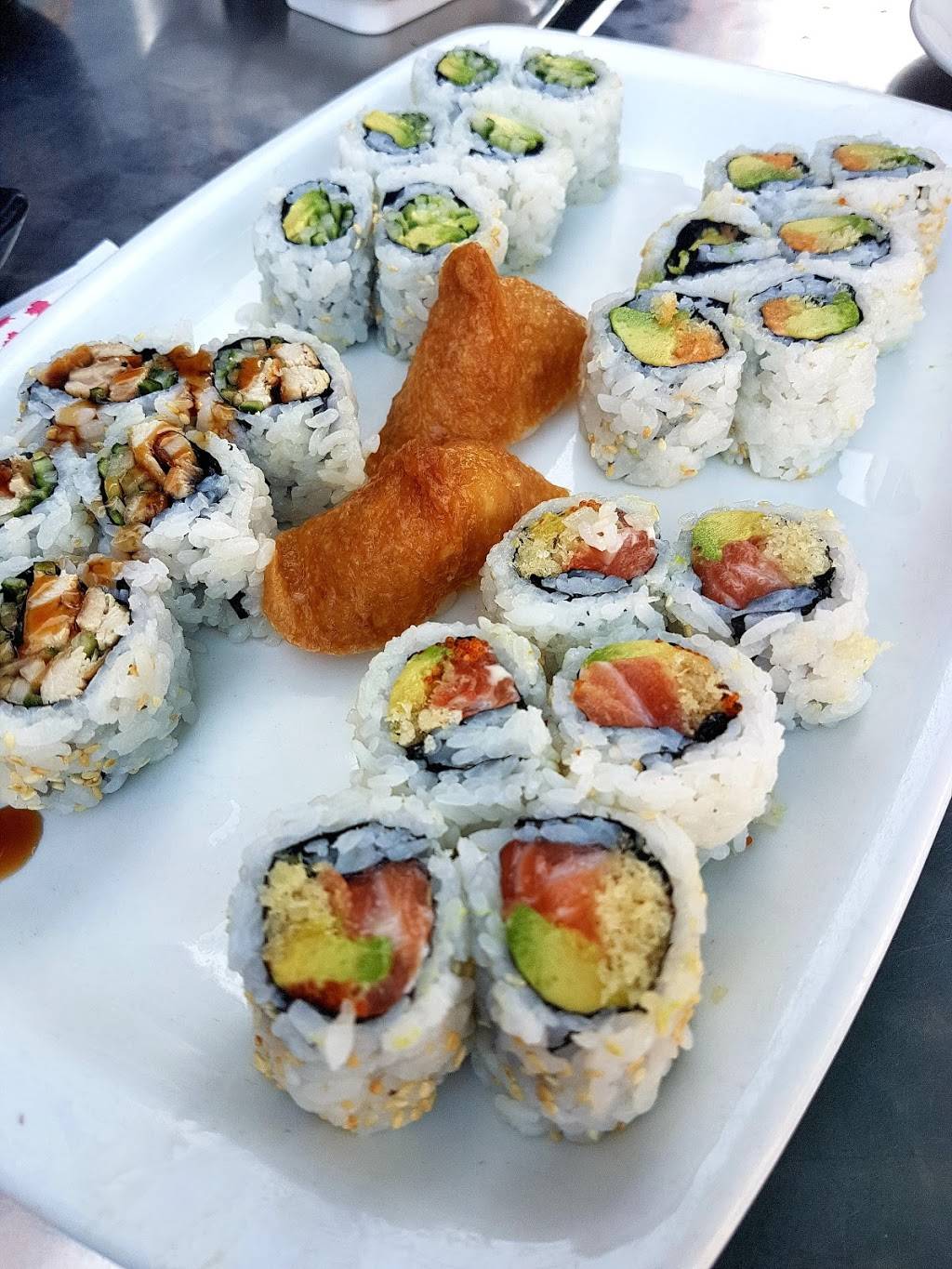 California Roll | meal delivery | 1634 Bayview Ave, Toronto, ON M4S 1T3, Canada | 4163226668 OR +1 416-322-6668