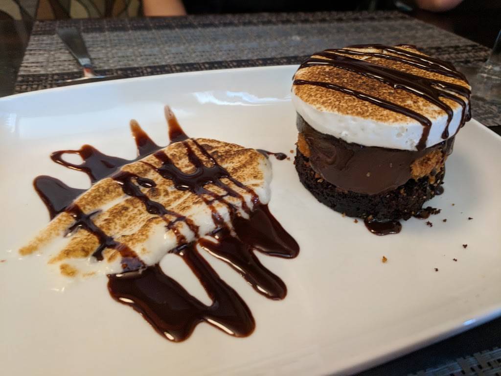 Lattitude | restaurant | 1338 Memorial Ave, West Springfield, MA 01089, USA | 4132418888 OR +1 413-241-8888