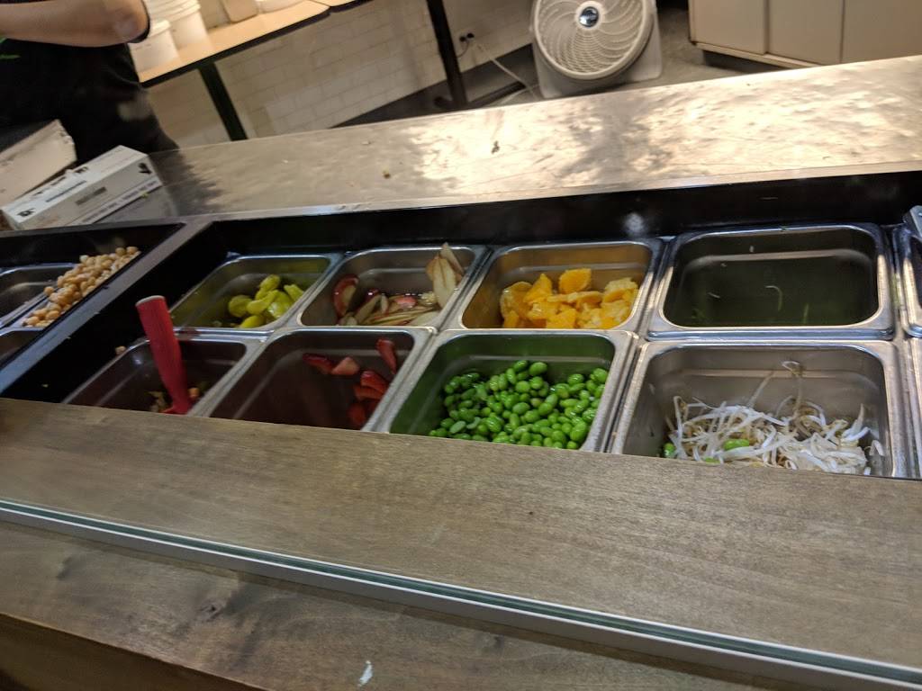 Mixed Greens | restaurant | 175 N Franklin St, Chicago, IL 60606, USA | 3124220701 OR +1 312-422-0701