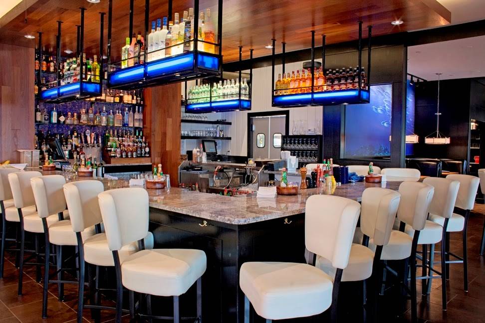 Blue Pointe Oyster Bar & Seafood Grill | restaurant | 13499 S Cleveland Ave, Fort Myers, FL 33907, USA | 2394330634 OR +1 239-433-0634