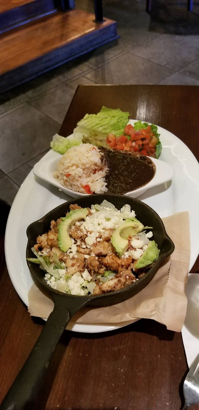 Bar Louie - Easton Town Center | night club | 3970 Easton Station, Columbus, OH 43219, USA | 6144754800 OR +1 614-475-4800