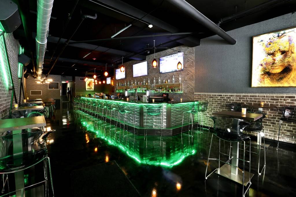 D-Tour Martini Bar & Kitchen | restaurant | 49 W Chippewa St, Buffalo, NY 14202, USA | 7168541250 OR +1 716-854-1250