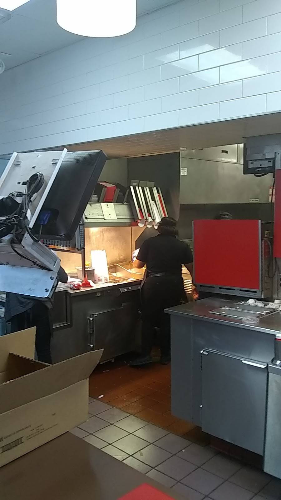 Wendys | restaurant | 4605 Chef Menteur Hwy, New Orleans, LA 70126, USA | 5043568602 OR +1 504-356-8602