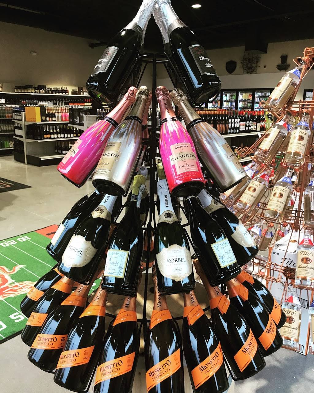 Red Bank Fine Wine & Spirits | restaurant | 3974 Red Bank Rd Suite A, Cincinnati, OH 45227, USA | 5138732063 OR +1 513-873-2063