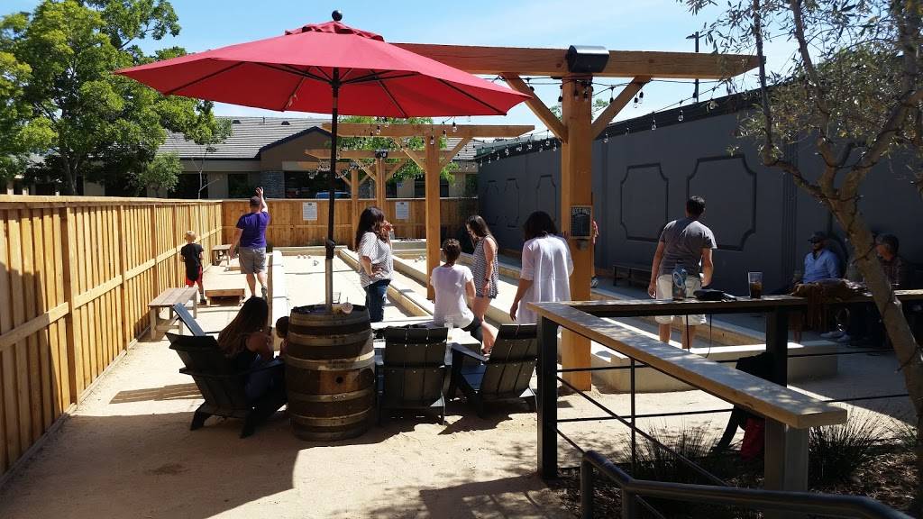 Out of Bounds Craft Kitchen and Biergarten | restaurant | 13407 Folsom Blvd suite d, Folsom, CA 95630, USA | 9163575250 OR +1 916-357-5250