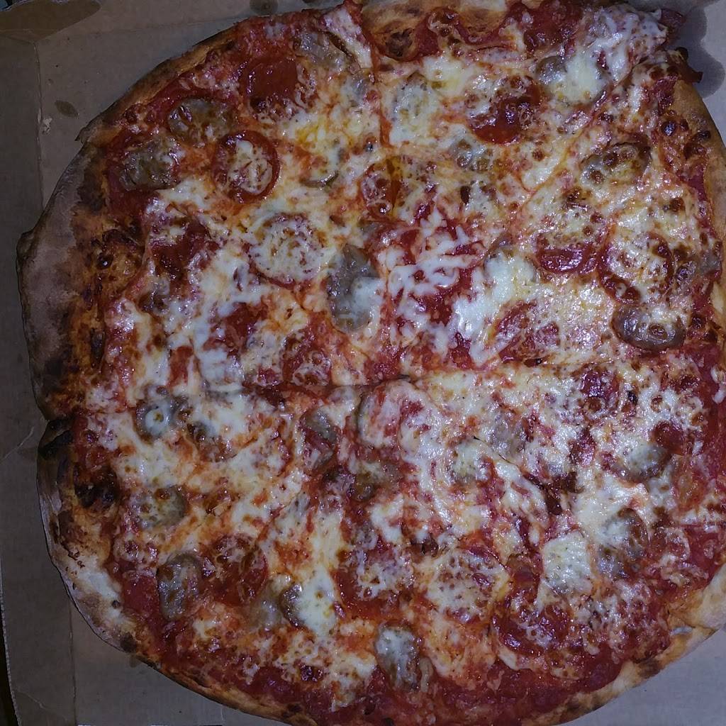 Ginos Pizzeria | restaurant | 439 S Broadway, Yonkers, NY 10705, USA | 9144235088 OR +1 914-423-5088