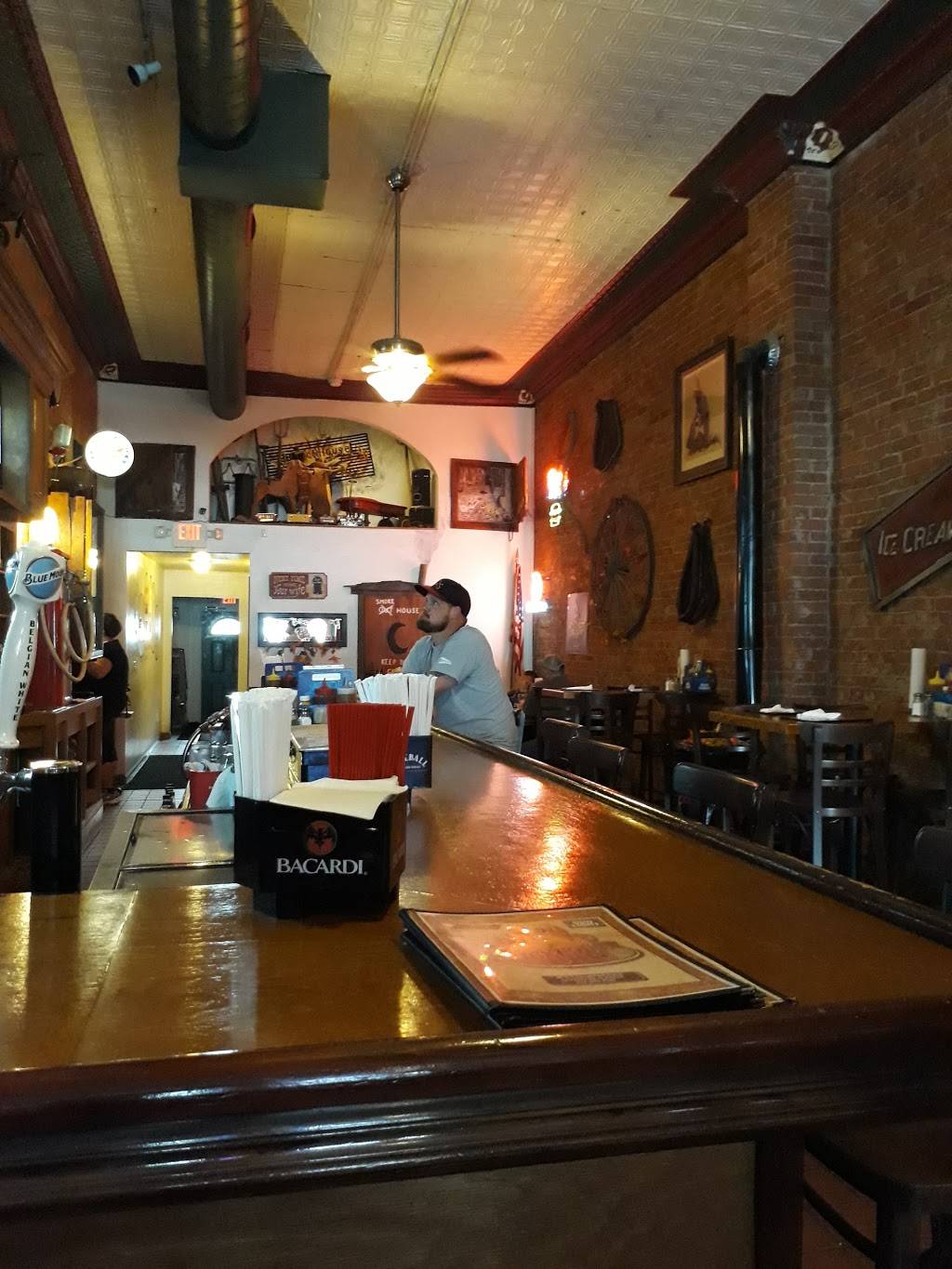 Brick House Barbeque | restaurant | 49 S Central Park, Jacksonville, IL 62650, USA | 2172454587 OR +1 217-245-4587