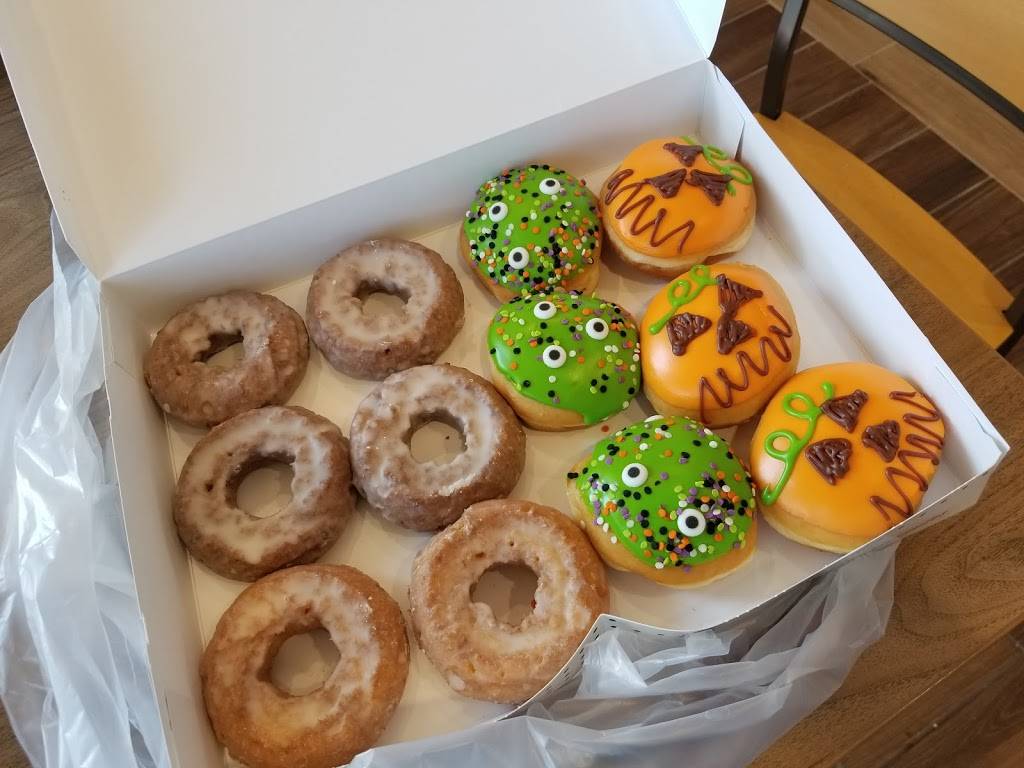 Krispy Kreme | bakery | 4904 S Cleveland Ave, Fort Myers, FL 33907, USA | 2399319926 OR +1 239-931-9926