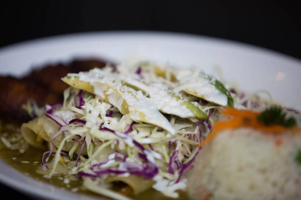 El Mirasol At Alon | restaurant | 10003 NW Military Hwy #2107, San Antonio, TX 78231, USA | 2105928576 OR +1 210-592-8576