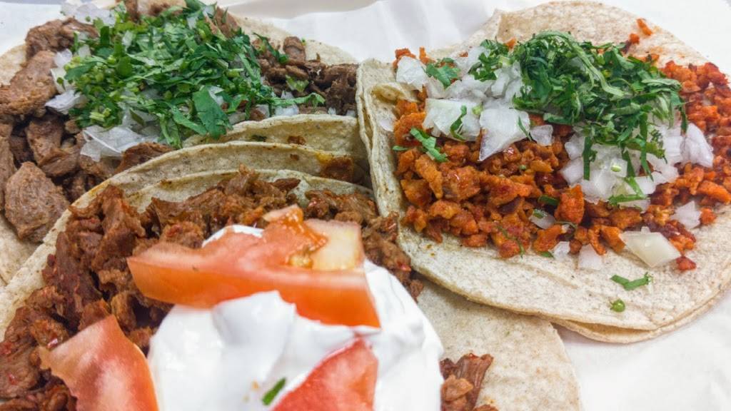 El Faro Restaurant | restaurant | 3936 W 31st St, Chicago, IL 60623, USA | 7732771155 OR +1 773-277-1155