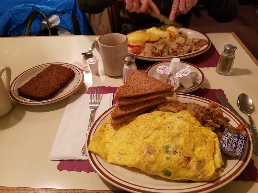 The Oaks Family Restaurant | restaurant | 6705 Easton Rd, Pipersville, PA 18947, USA | 2157667838 OR +1 215-766-7838