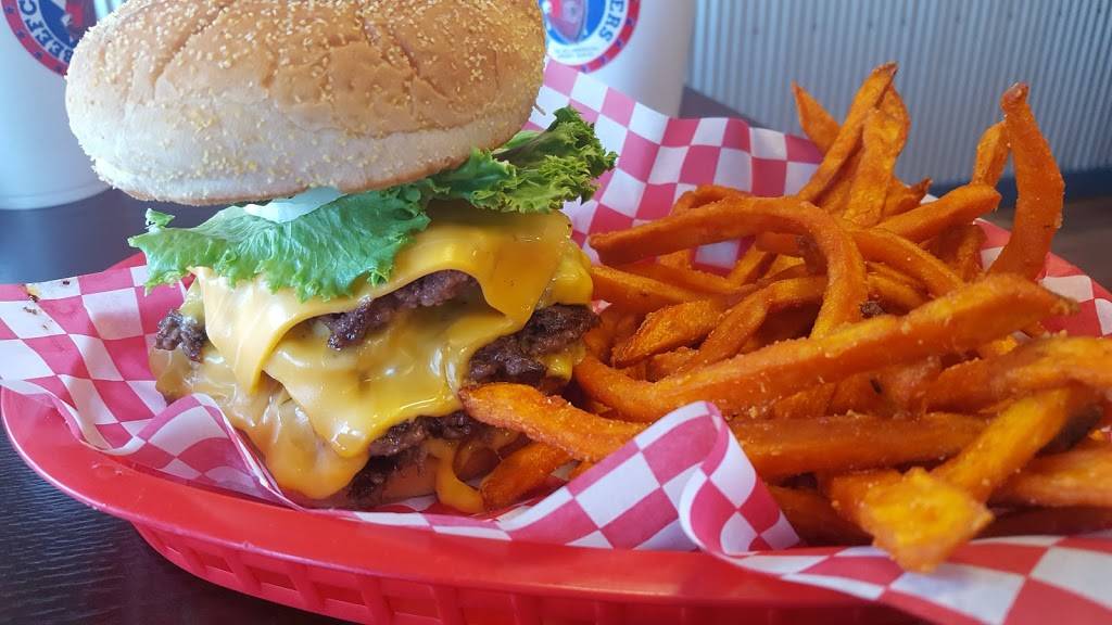 Beefcake Burgers | restaurant | 185 Morton Ave, Martinsville, IN 46151, USA | 7653418726 OR +1 765-341-8726