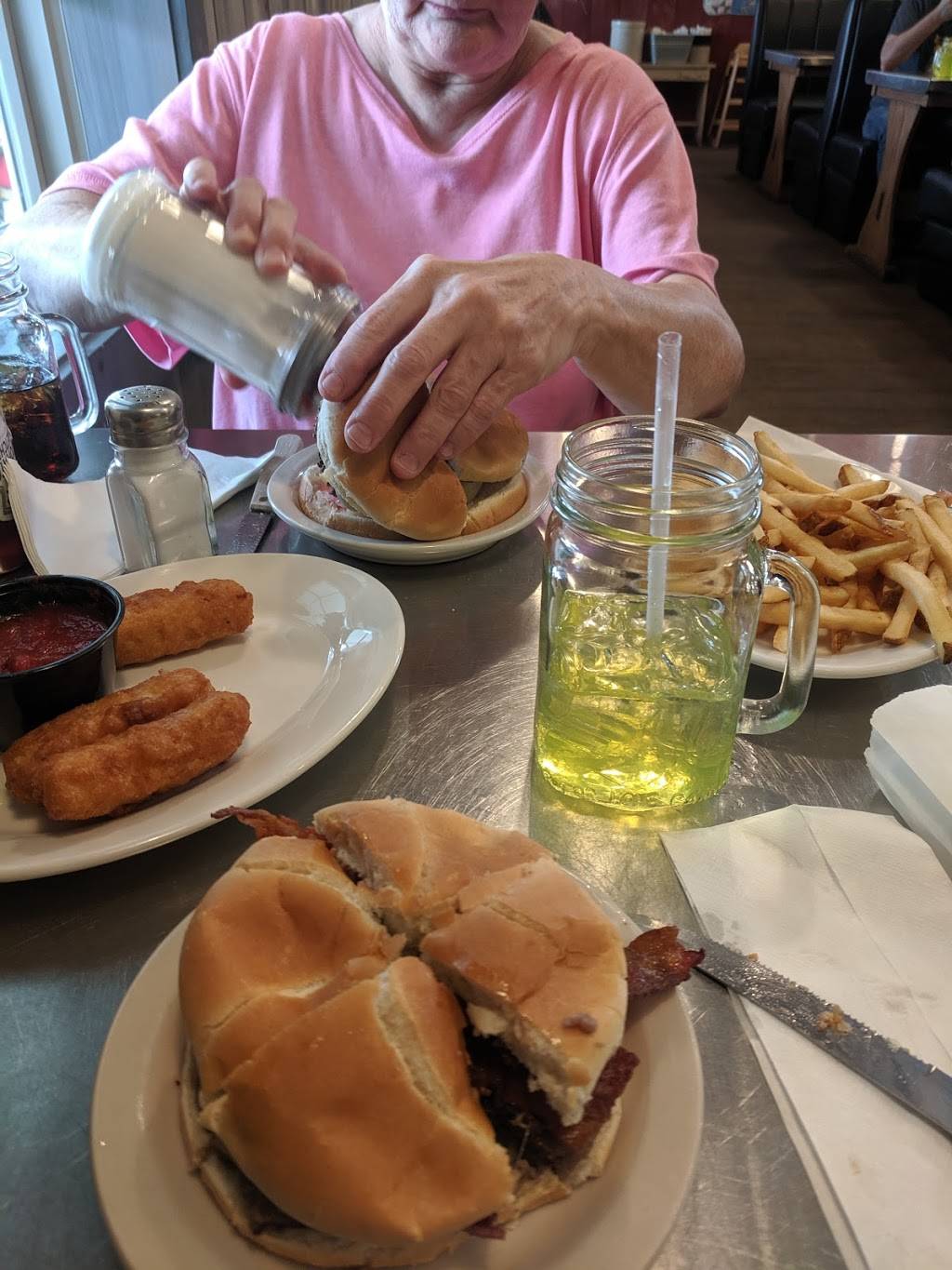 Farmers Inn Restaurant | restaurant | 759 Shaffer Rd, Sigel, PA 15860, USA | 8147522942 OR +1 814-752-2942