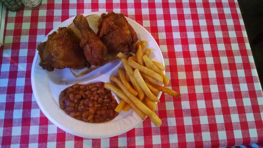 Guss World Famous Fried Chicken | restaurant | 310 S Front St, Memphis, TN 38103, USA | 9015274877 OR +1 901-527-4877