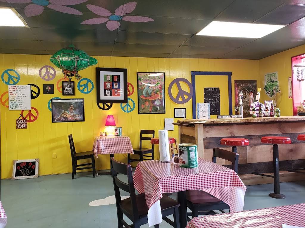 Mystic Mountain Pizza | restaurant | 4118 E 1st St, Blue Ridge, GA 30513, USA | 7069460378 OR +1 706-946-0378