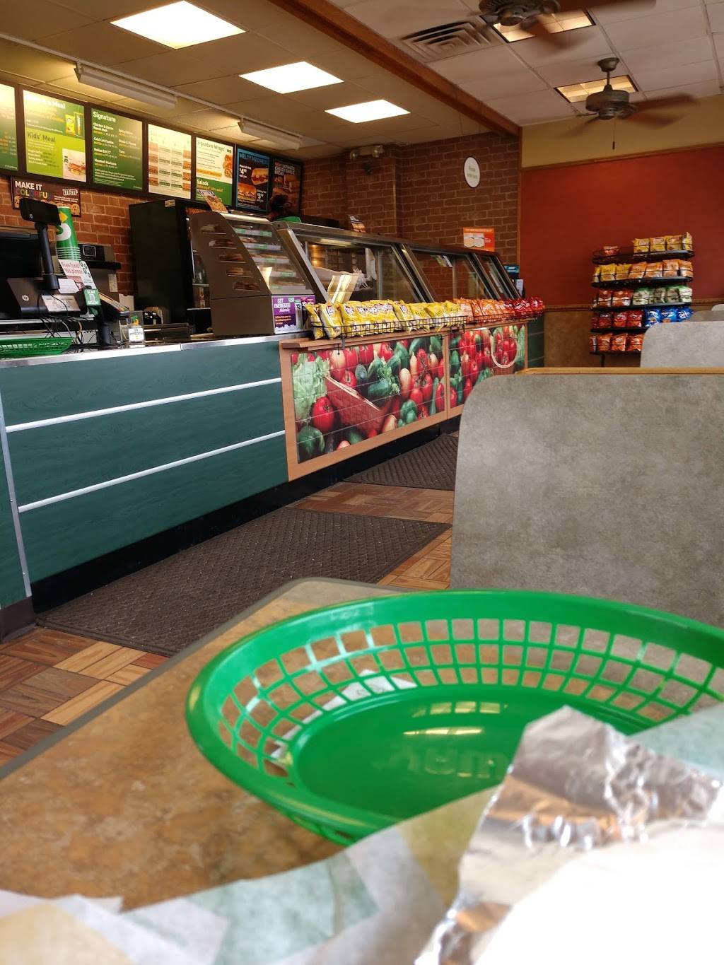Subway | restaurant | 3360 Oberlin Ave, Lorain, OH 44053, USA | 4402823111 OR +1 440-282-3111