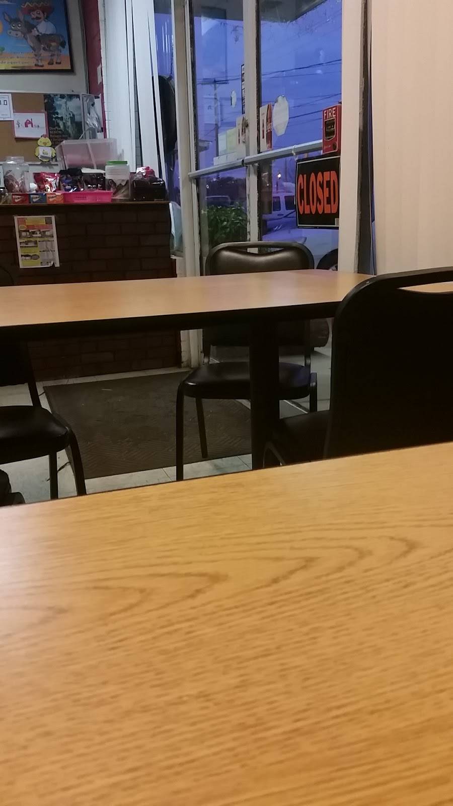 El Jacalito | restaurant | 708 Southeast Blvd, Clinton, NC 28328, USA | 9102990996 OR +1 910-299-0996