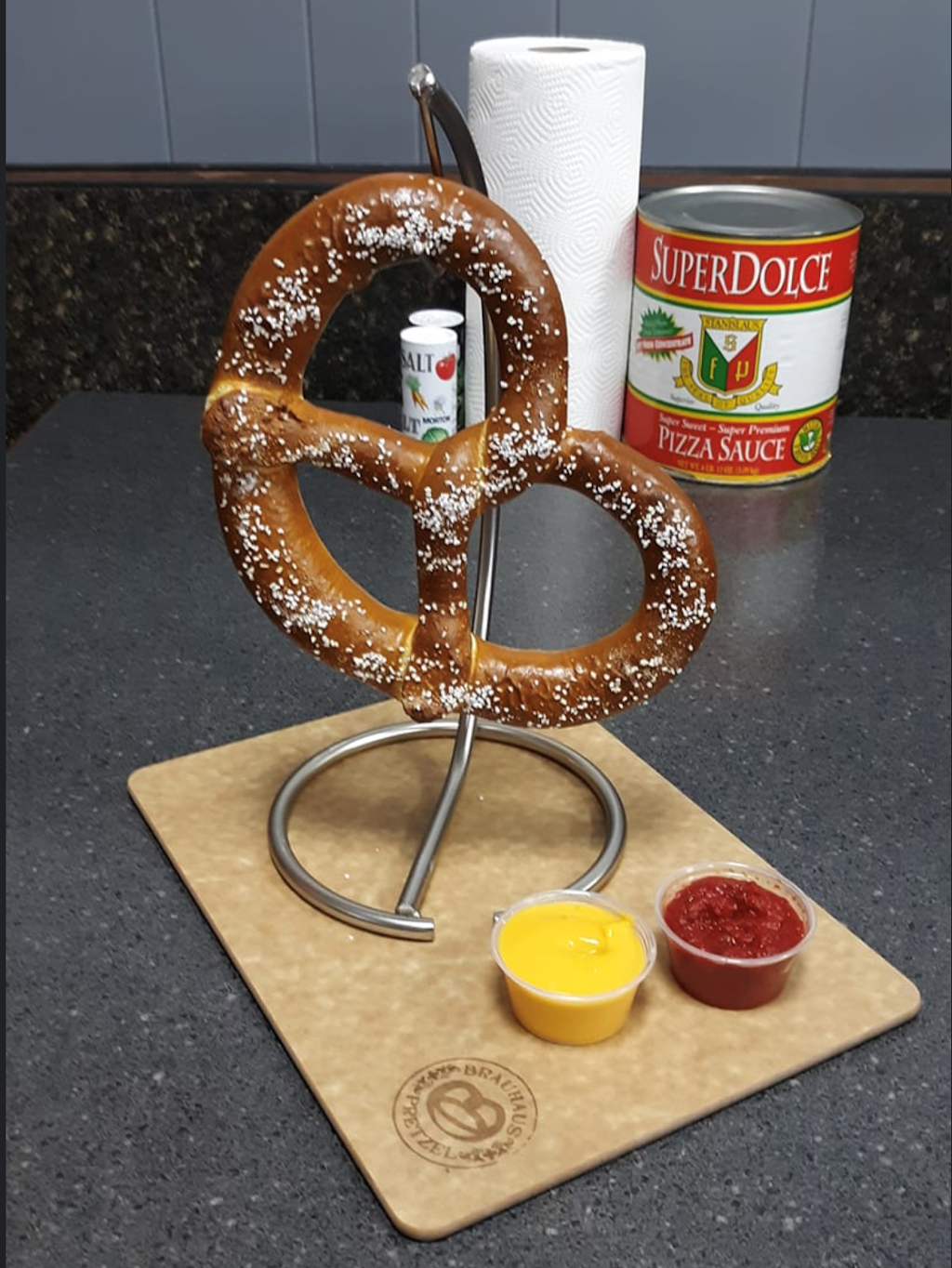 Hometown Lockerroom pizza & Subs | restaurant | 117 S Main St, St Marys, OH 45885, USA | 4193940130 OR +1 419-394-0130